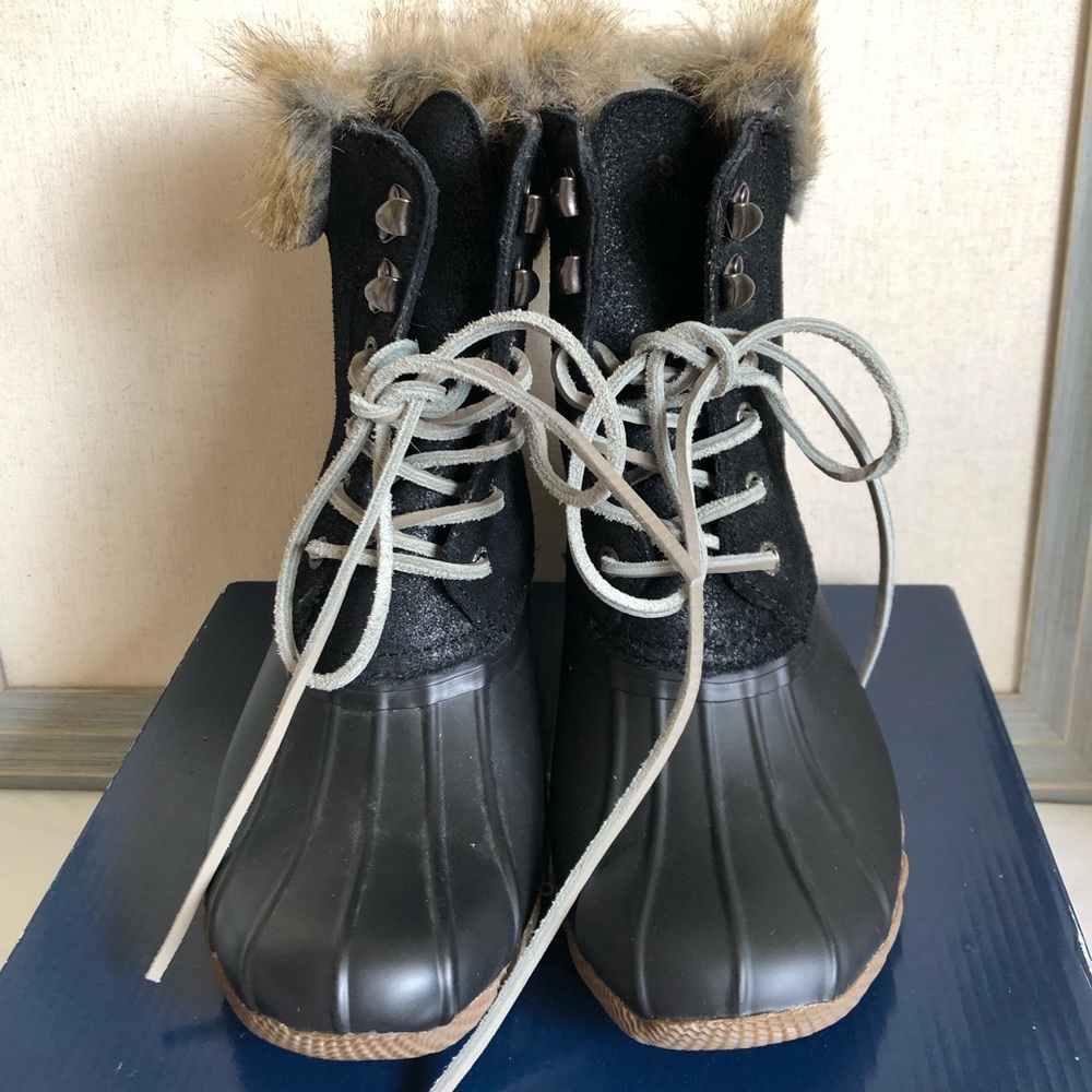New Sperry Faux Fur Duck Boots size 6 Black